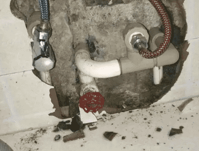 渭南市卫生间漏水维修公司专业为您介绍下渭南市查漏水的服务流程是怎么样的。首先需求找专业的师傅走效